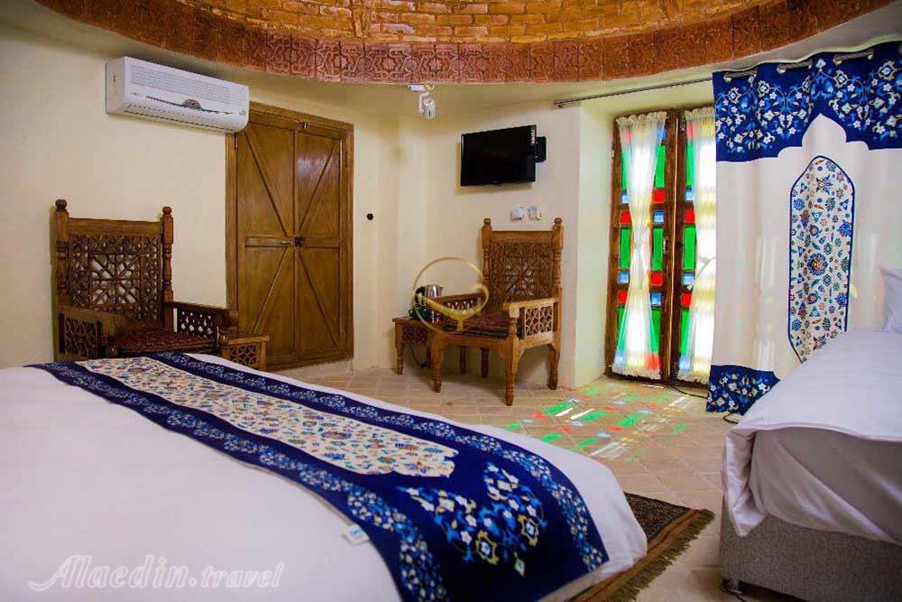 اتاق سه تخته هتل سنتی ددمان زنجان | علاءالدین تراول