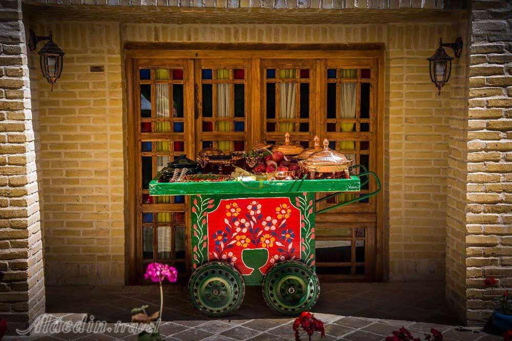 نمای بیرونی هتل سنتی ددمان زنجان | علاءالدین تراول