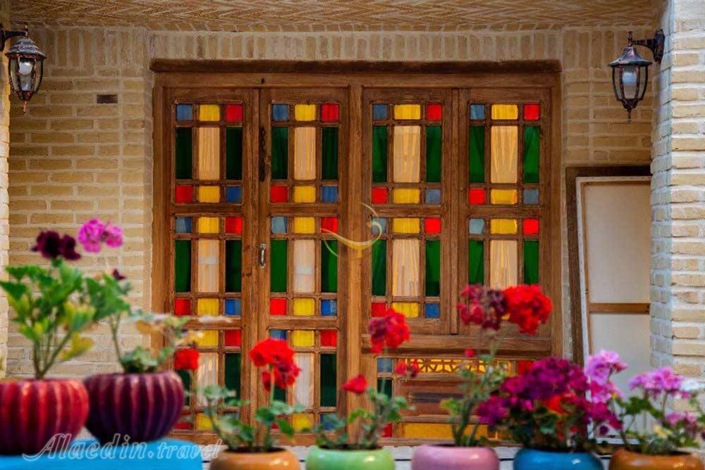 نمای بیرونی هتل سنتی ددمان زنجان | علاءالدین تراول