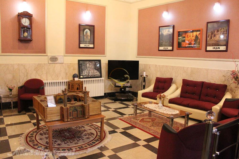 لابی هتل سه ستاره پارک زنجان | علاءالدین تراول