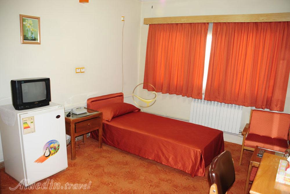 اتاق یک تخته هتل سه ستاره پارک زنجان | علاءالدین تراول