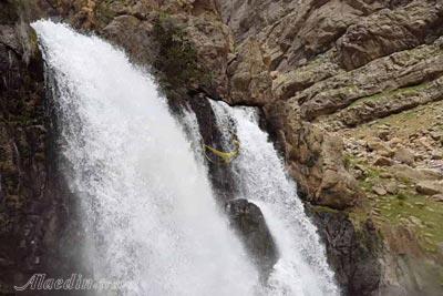 آبشار چکان در الیگودرز