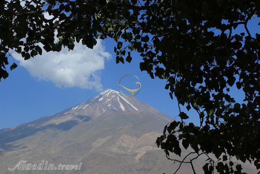 نمای قله دماوند از روستای ایراء | علاءالدین تراول