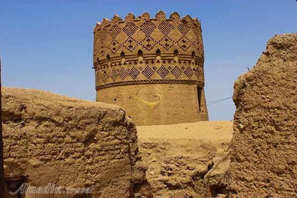 کاروانسرا و برج ارجنان اردکان