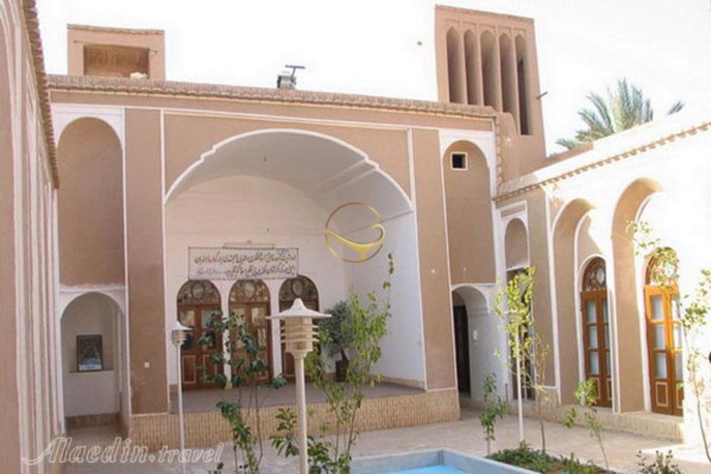 خانه قاجاری سنایی اردکان | علاءالدین تراول