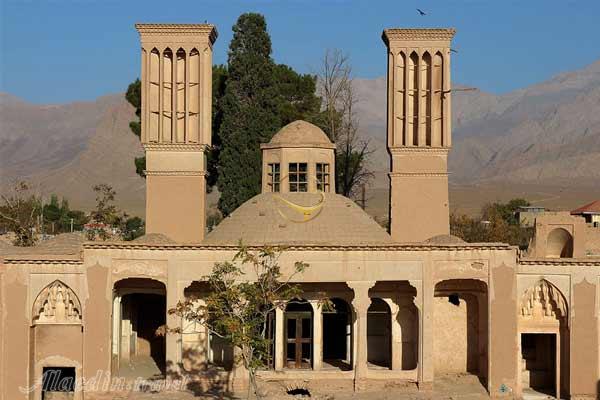 عمارت شترگلو در ماهان