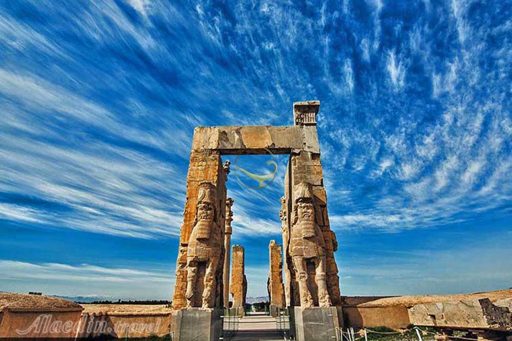 درگاه شرقی دروازه ملل تخت جمشید | علاءالدین تراول