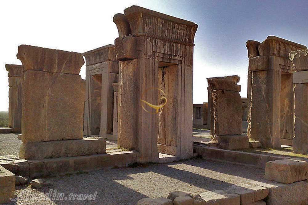 کاخ تچر، درگاه‌های اتاق‌ها در تخت جمشید | علاءالدین تراول