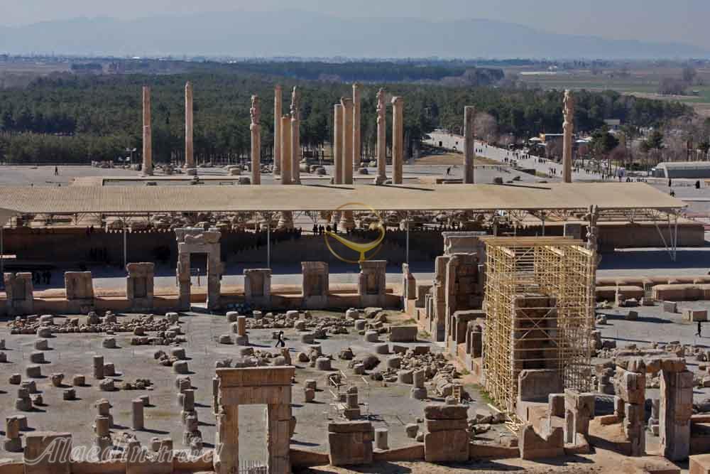 نمایی از کاخ‌های صدستون و آپادانا تخت جمشید | علاءالدین تراول
