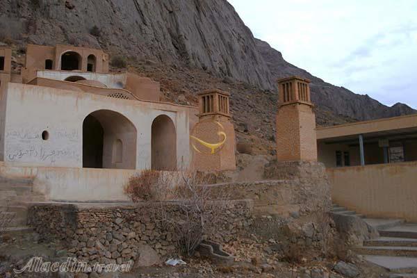 زیارتگاه پیر نارکی در مهریز