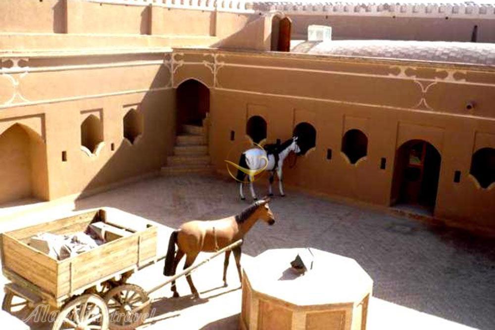 چاپارخانه میبد | علاءالدین تراول