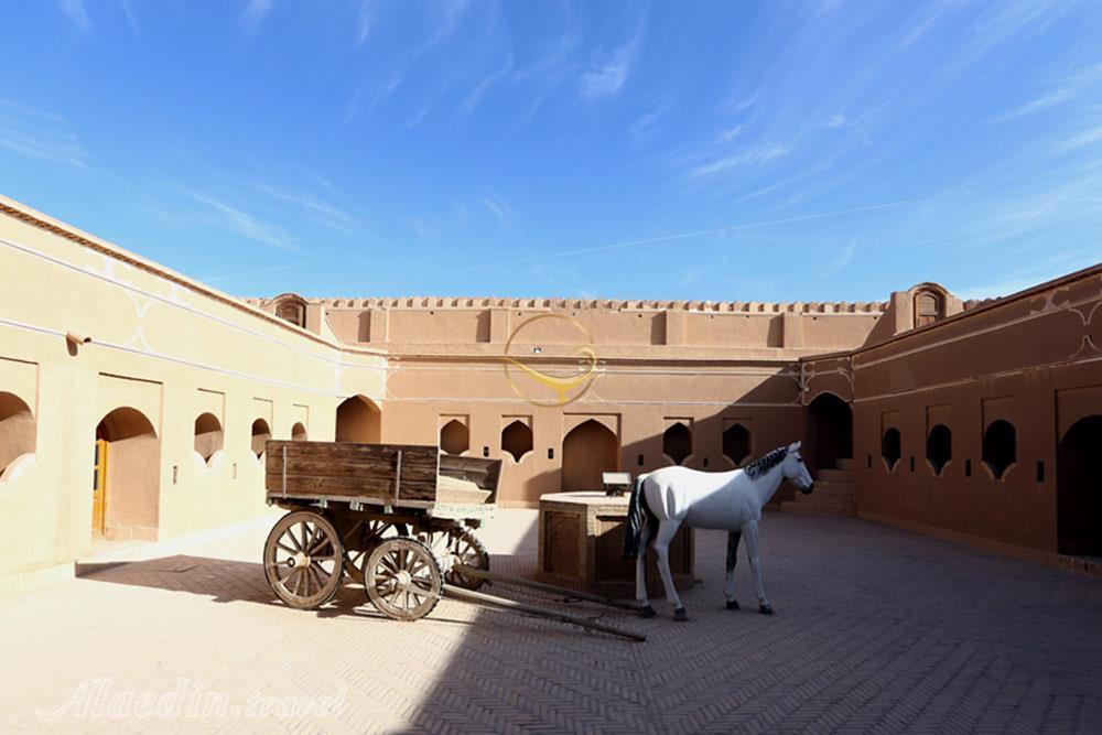 چاپارخانه میبد | علاءالدین تراول