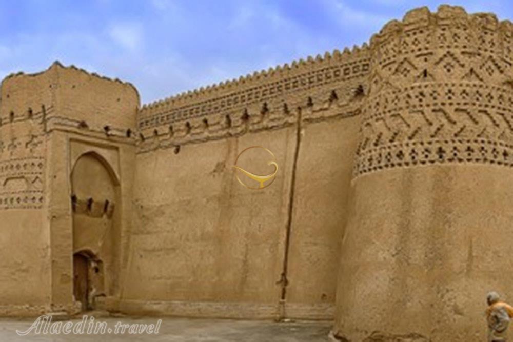 نارین قلعه میبد | علاءالدین تراول