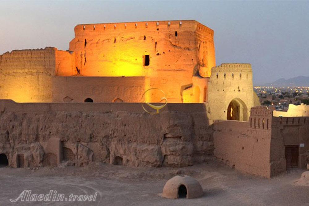 نارین قلعه میبد | علاءالدین تراول