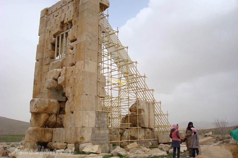 مقبره کمبوجیه (زندان سلیمان) پاسارگاد | علاءالدین تراول