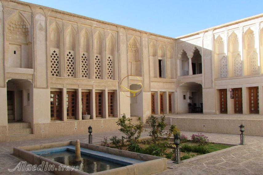 خانه صولت (موزه مردم شناسی ابرکوه) | علاءالدین تراول