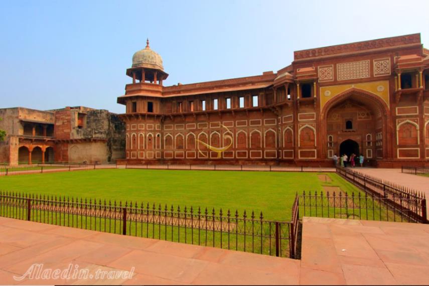قلعه سرخ یا قلعه آگرا - هند