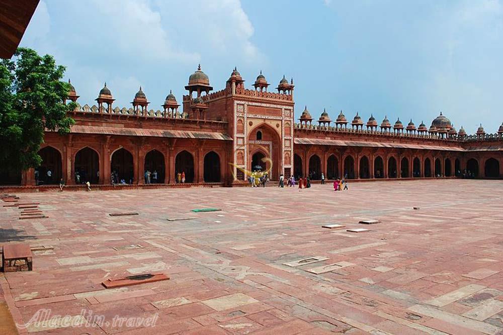 فاتح پور سیکری (شهر پیروزی) در آگرا - هند | علاءالدین تراول