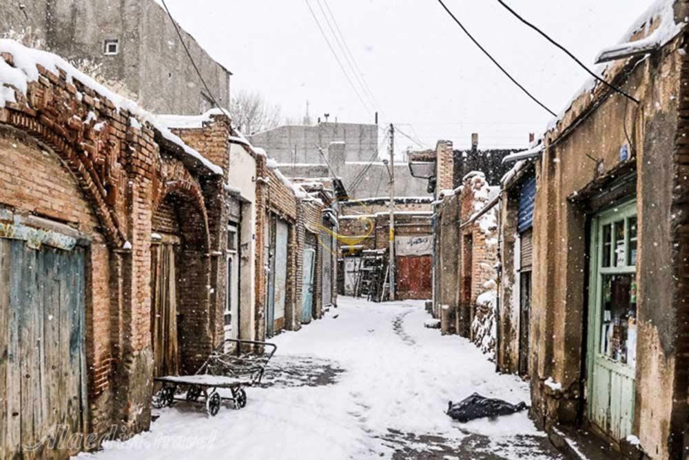 محوطه بیرونی بازار اهر | علاءالدین تراول