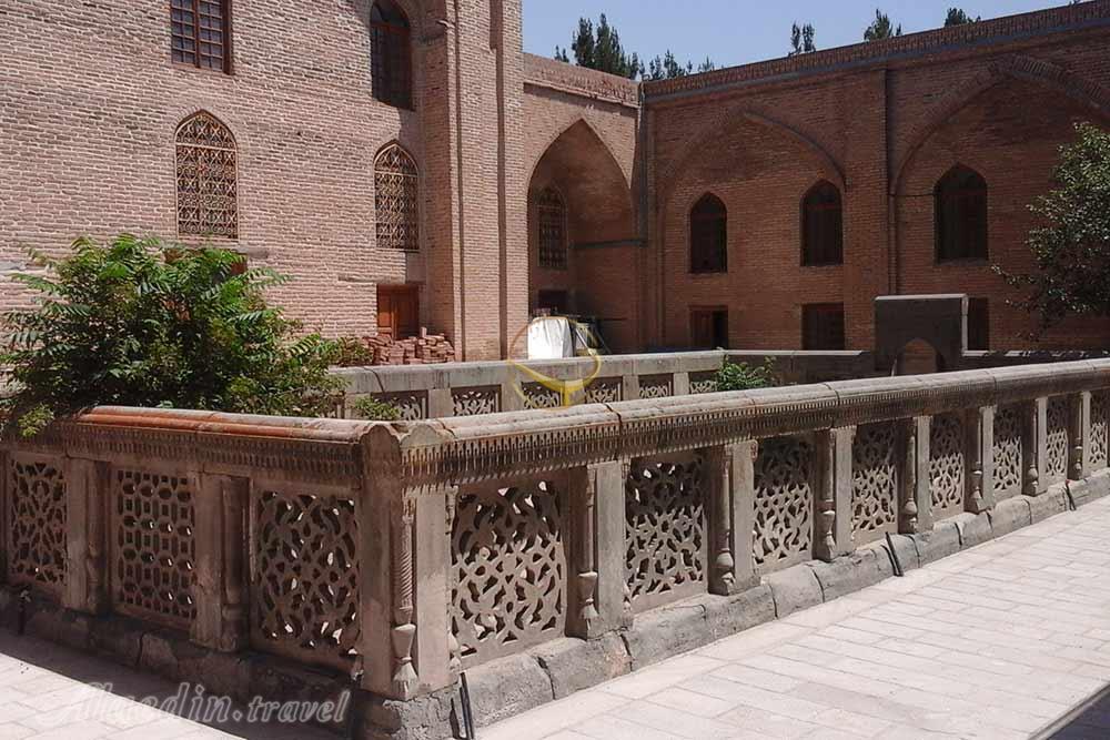 آرامگاه شیخ شهاب الدین اهری | علاءالدین تراول