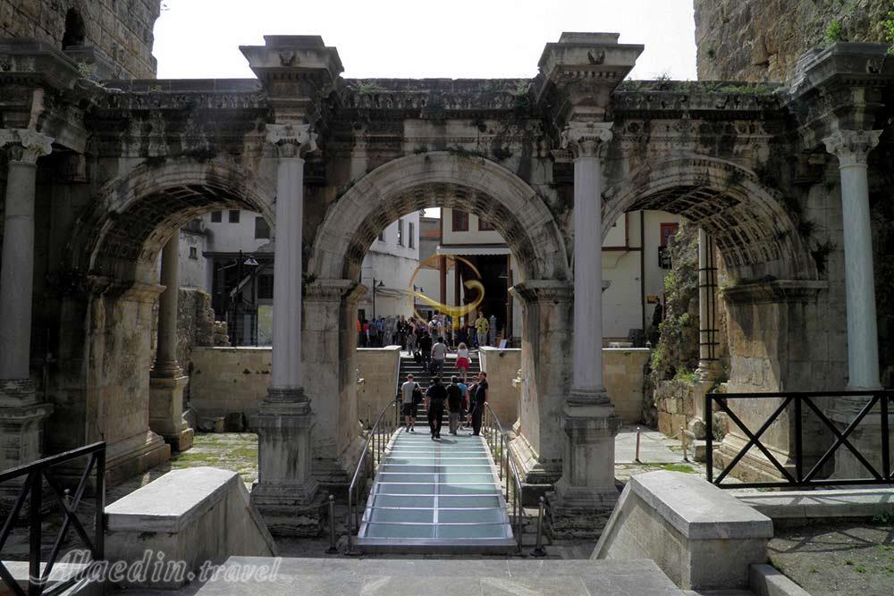 دروازه هادریان در آنتالیا - ترکیه | علاءالدین تراول