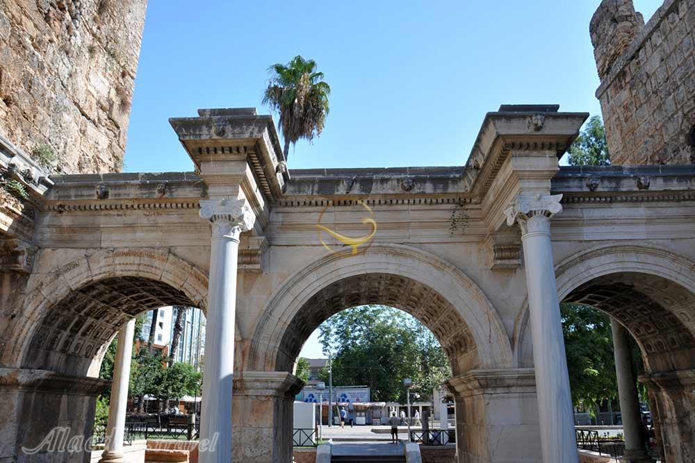 دروازه هادریان در آنتالیا - ترکیه | علاءالدین تراول