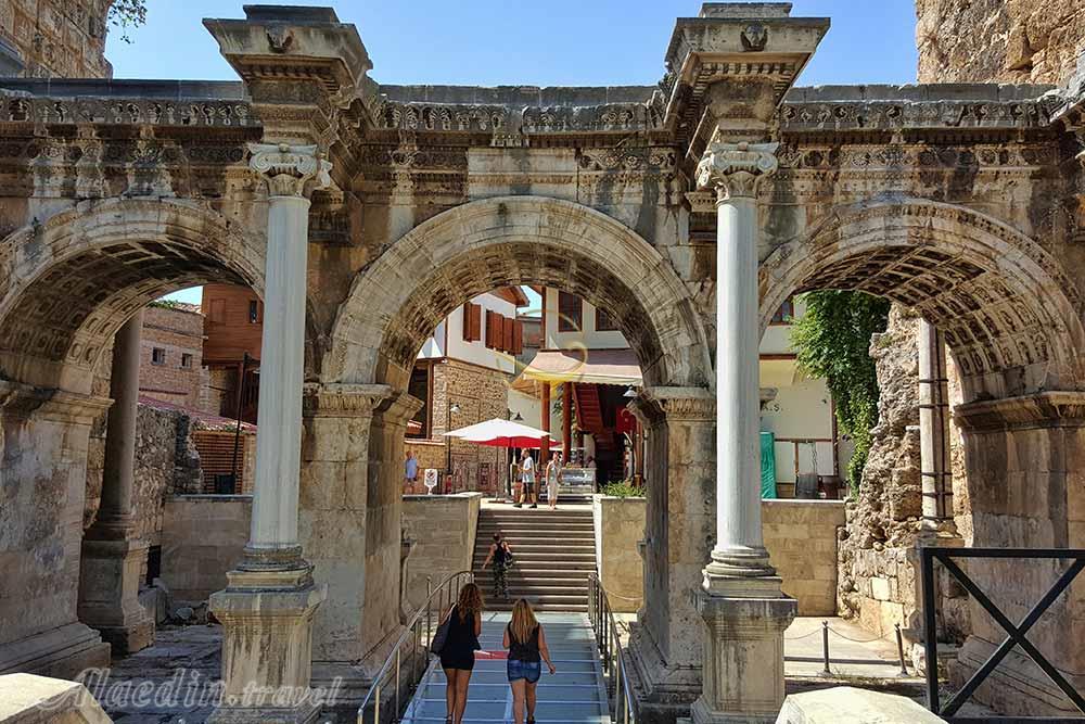 شهر قدیم آنتالیا در ترکیه | علاءالدین تراول