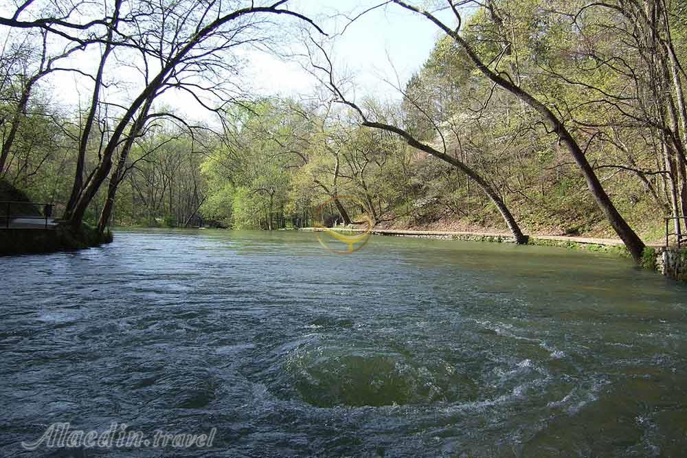 چشمه کارستی در آنتالیا - ترکیه | علاءالدین تراول