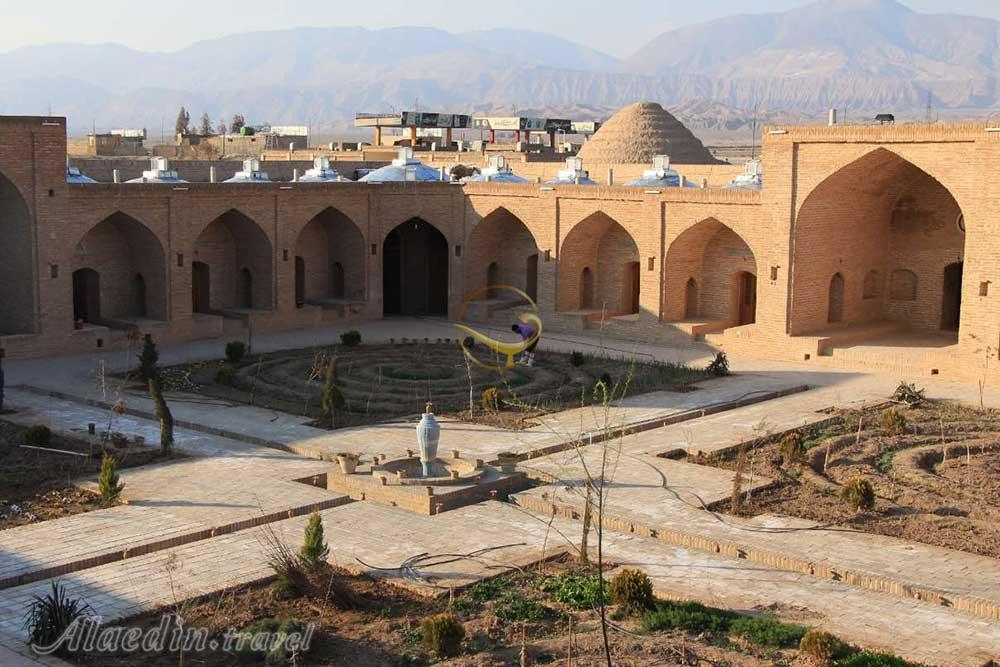 کاروانسرای ده نمک آرادان | علاءالدین تراول