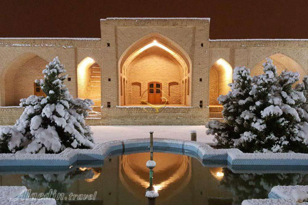 کاروانسرای ابوزید آباد در آران و بیدگل | علاءالدین تراول