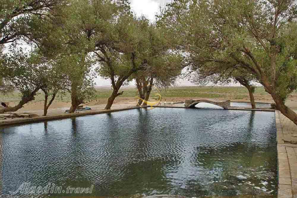 حوضچه آب کاروانسرای مرنجاب در آران و بیدگل | علاءالدین تراول
