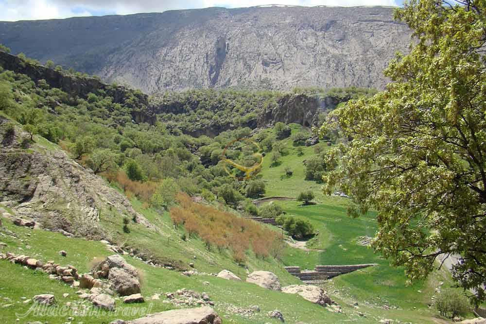 تنگه باستانی لارت بدره | علاءالدین تراول