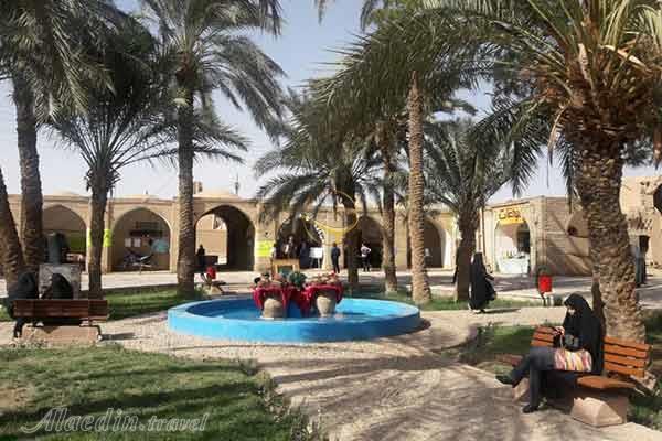 میدان خان بافق