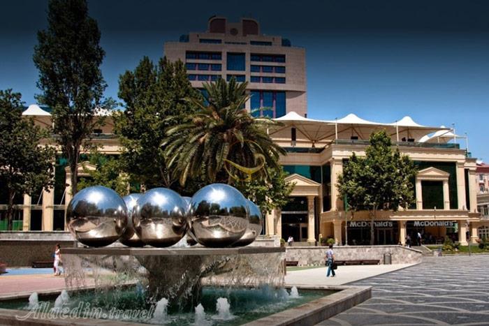 میدان فانتن باکو - جمهوری آذربایجان