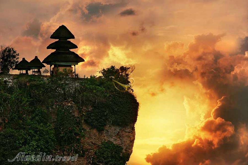 معبد اولوواتو در بالی - اندونزی | علاءالدین تراول
