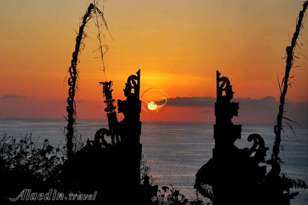 معبد اولوواتو در بالی - اندونزی | علاءالدین تراول