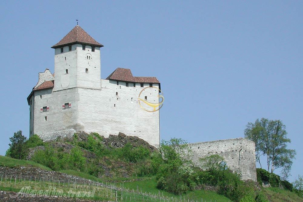 قلعه گوتنبرگ در بالزرس در لیختن اشتاین | علاءالدین تراول