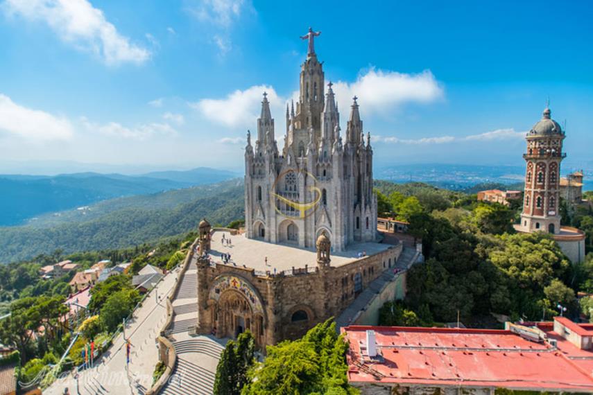 معبد قلب مقدس عیسی در بارسلون - اسپانیا