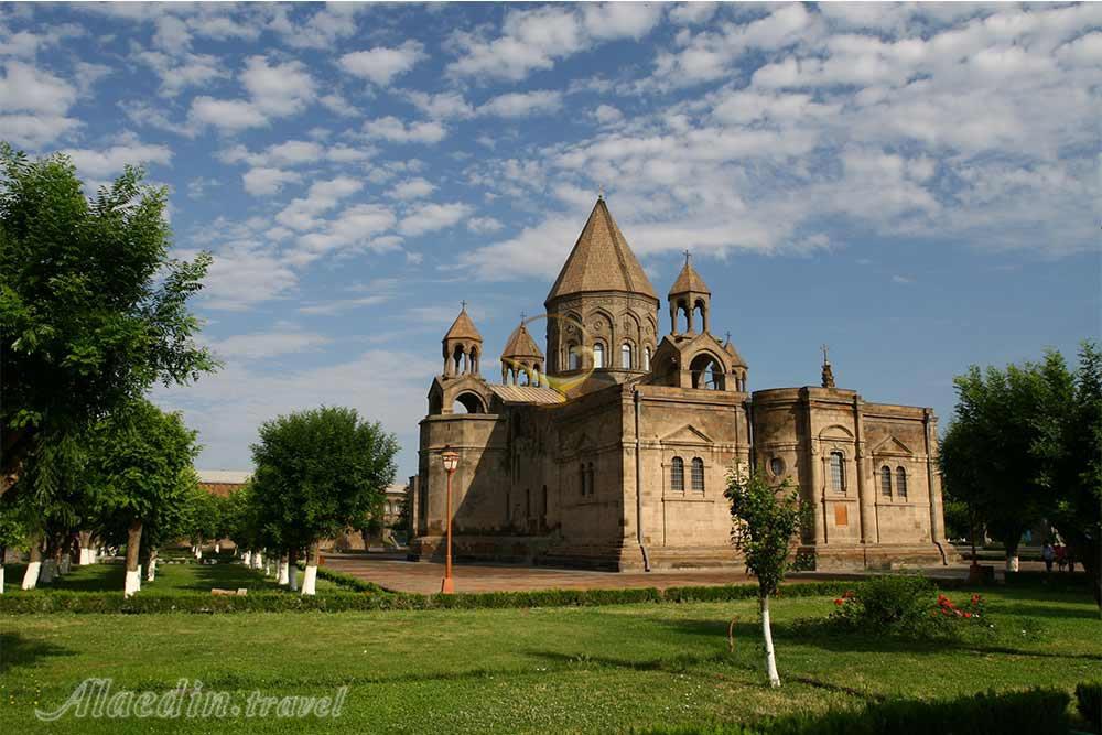 کلیسای ارمنی در باتومی - گرجستان | علاءالدین تراول