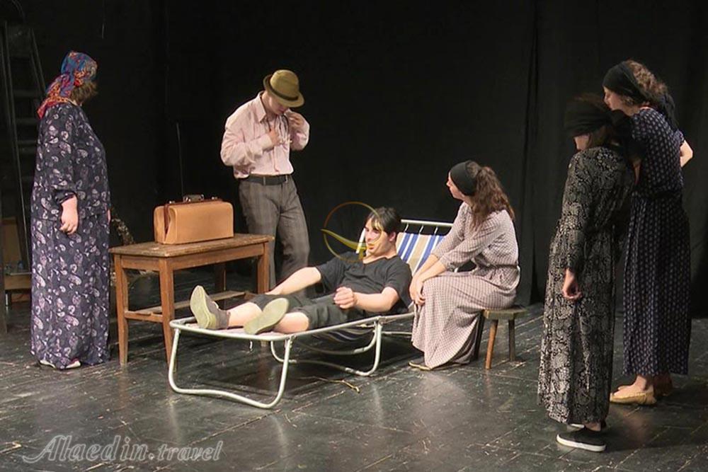 سالن تئاتر باتومی در گرجستان | علاءالدین تراول