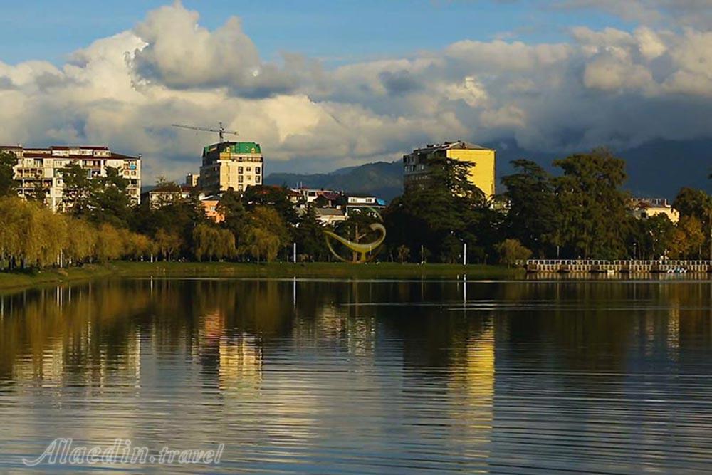 دریاچه نوریگلی در باتومی - گرجستان | علاءالدین تراول