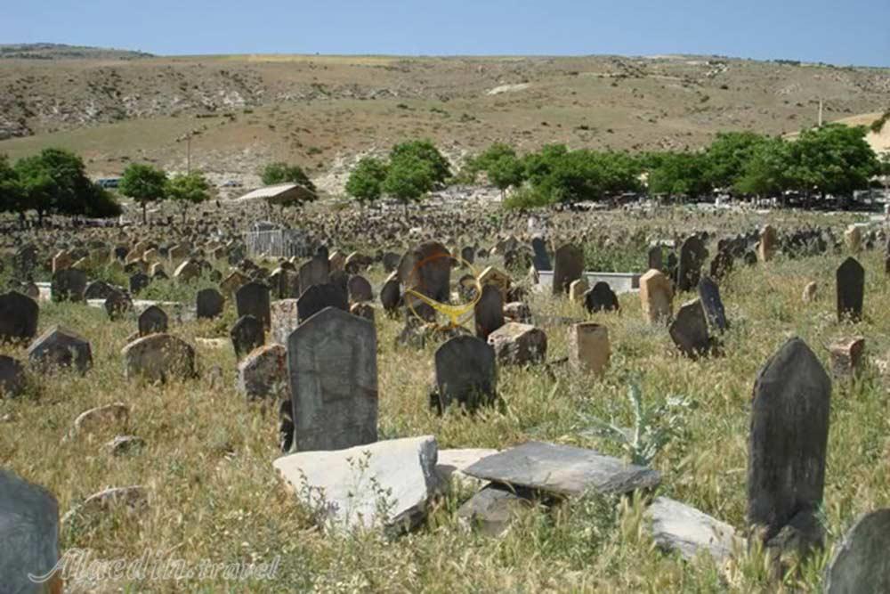 گورستان سفید چاه بهشهر | علاءالدین تراول