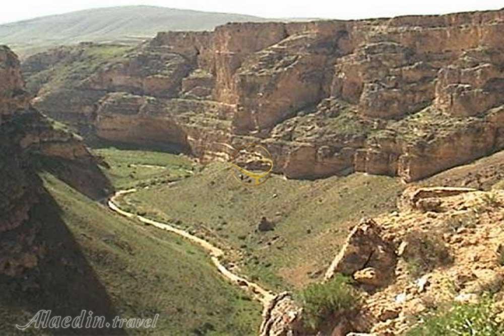 دژ و قلعه قمچقا (دره شاهان) بیجار | علاءالدین تراول