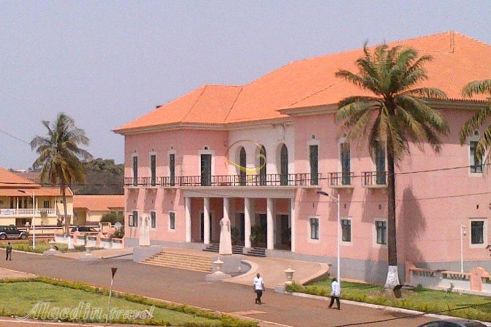 کاخ ریاست جمهوری در بیسائو - گینه بیسائو | علاءالدین تراول