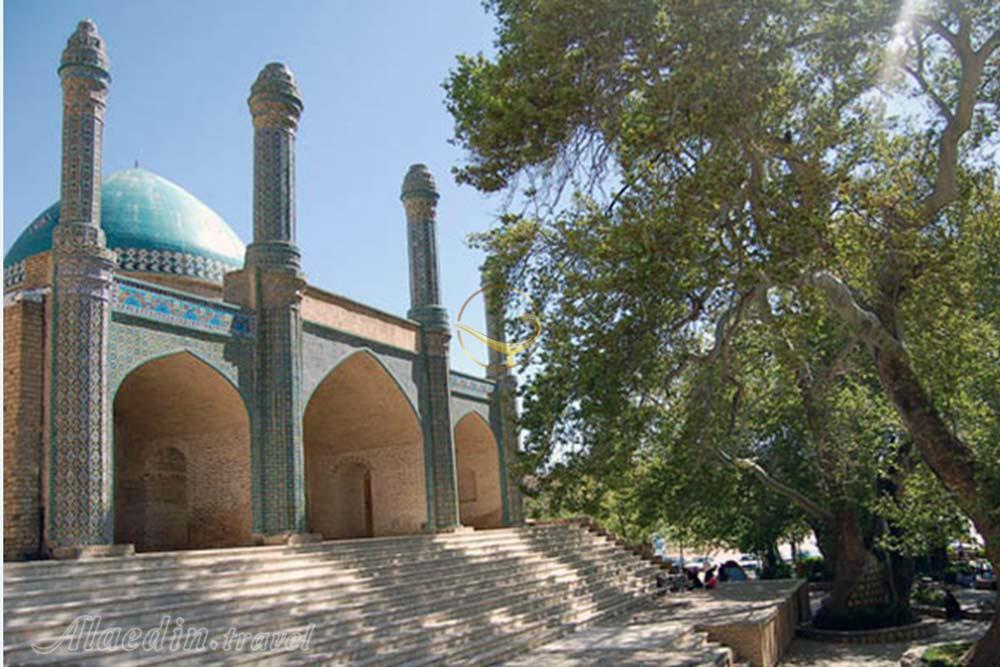 بنای آرامگاهی بش قارداش در بجنورد | علاءالدین تراول