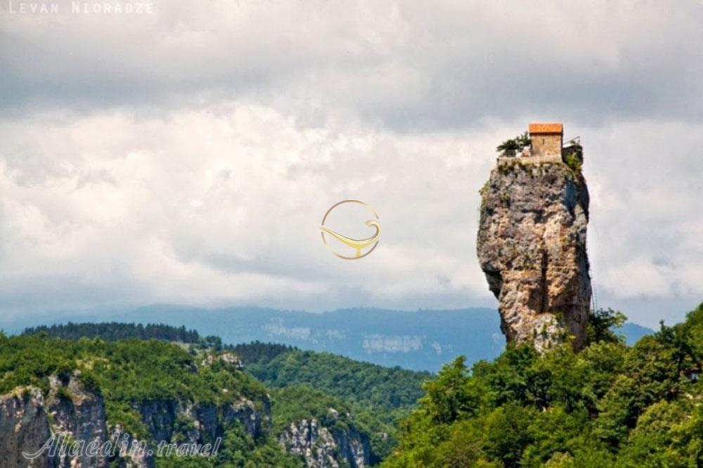 کلیسای صخره ای گرجستان در چیاتورا | علاءالدین تراول