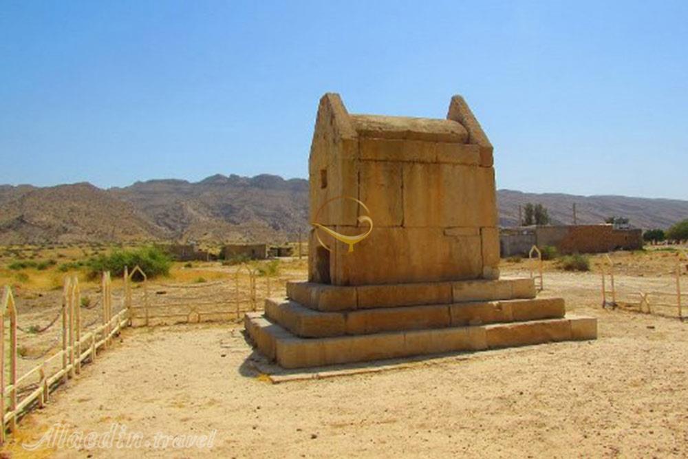 گور دختر دشتستان