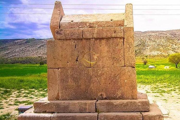 گور دختر دشتستان