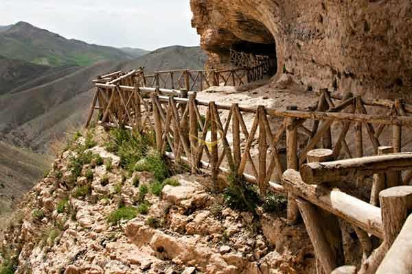 غار كرفتو دیواندره
