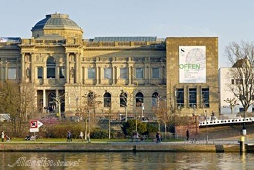 موزه‌ زوفر فرانکفورت - آلمان